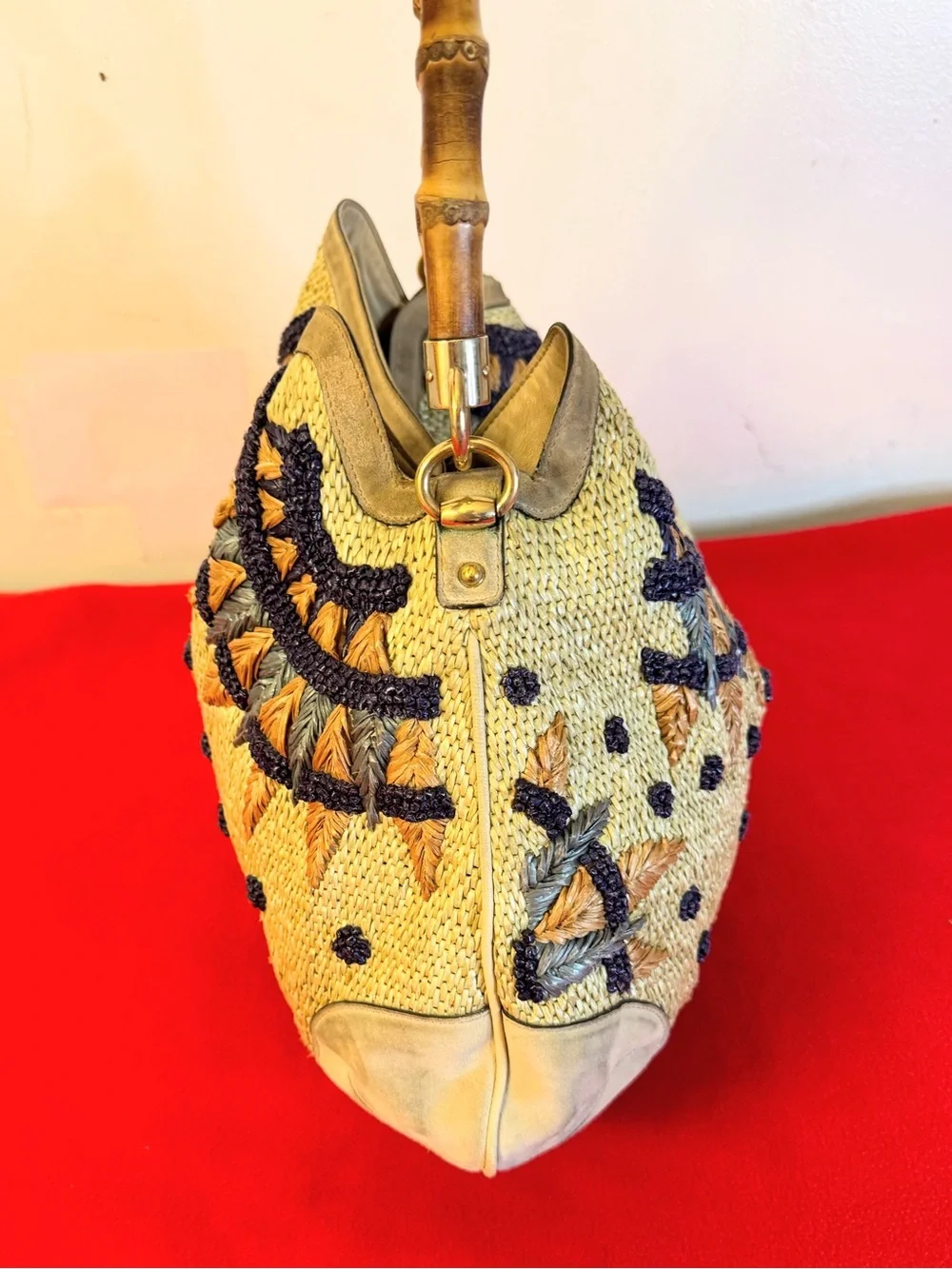 Gucci Beige Suede And Raffia Embroidered Peggy Bamboo Handle Floral Hobo Italy